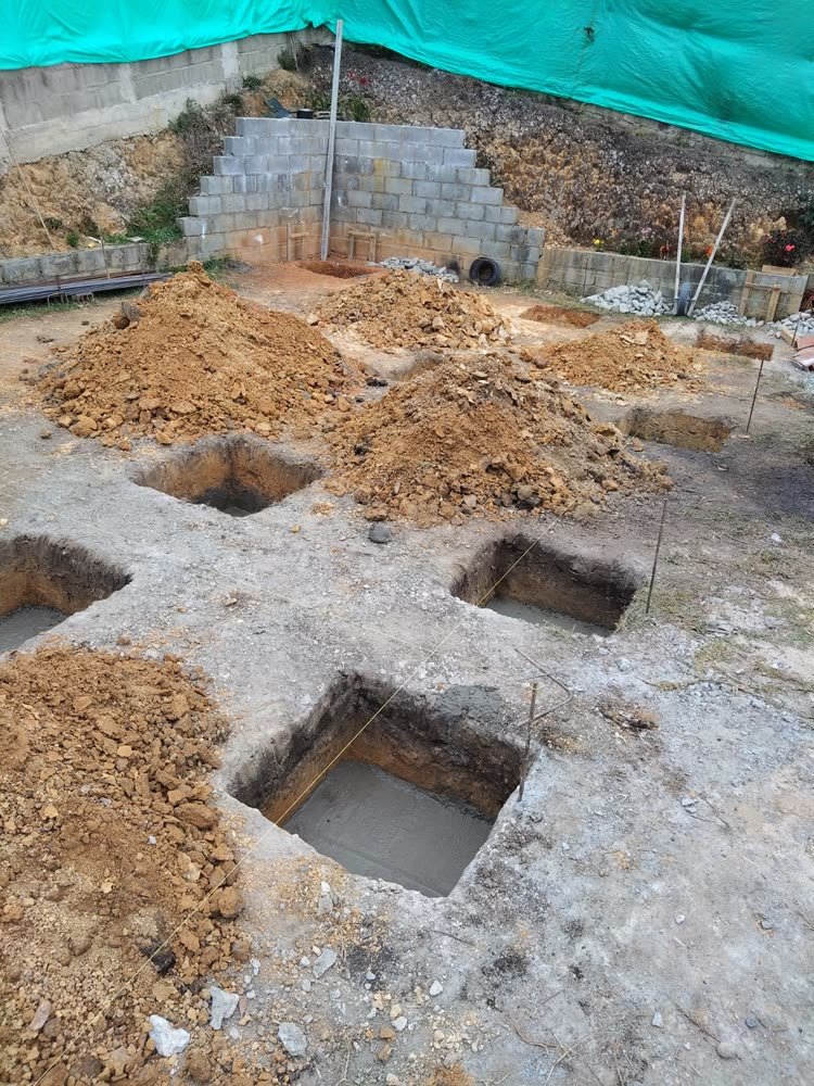 Excavaciones abiertas para las zapatas de cimentación
