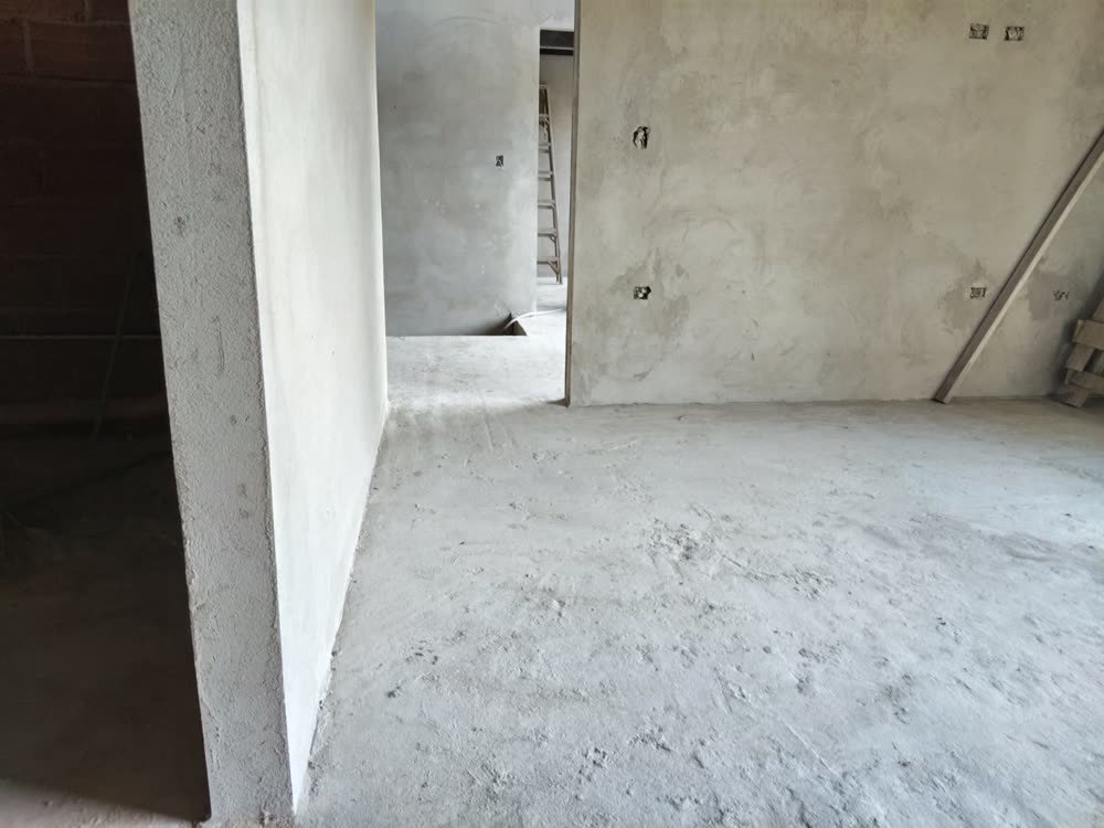 Habitación terminada con los muros afinados